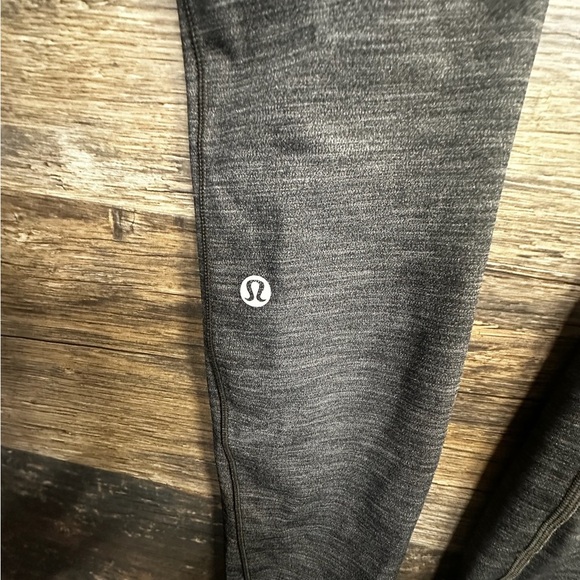 Lululemon Athletica Gray Performance Leggings with Pockets Size 4 - Picture 9 of 10